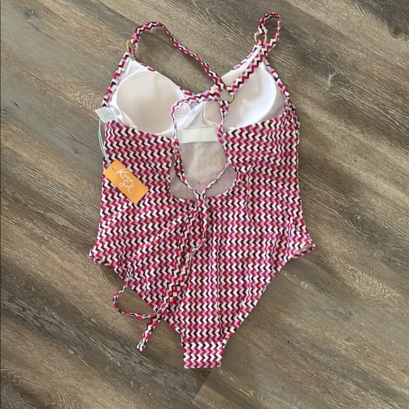 $5/25! Add 5 to bundle to get for $25 Kona Sol Women's Zigzag One Piece - Picture 2 of 3